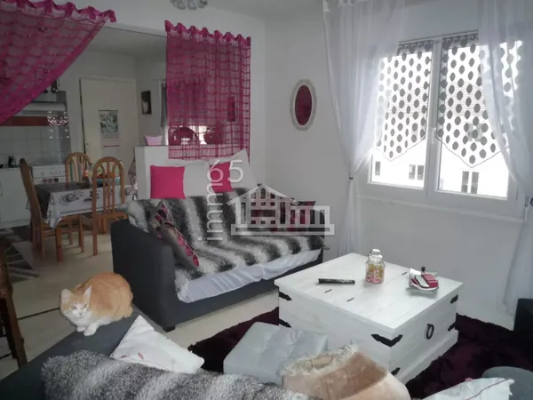 T3 1er étage d'une maison
