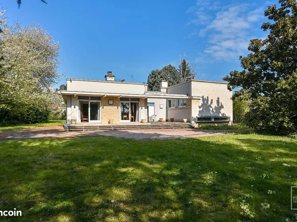Maison 8 pièces 210 m²