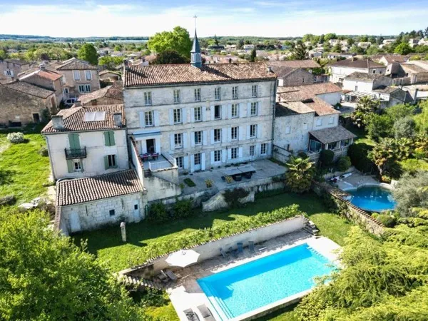 Villa 17 pièces 470 m²