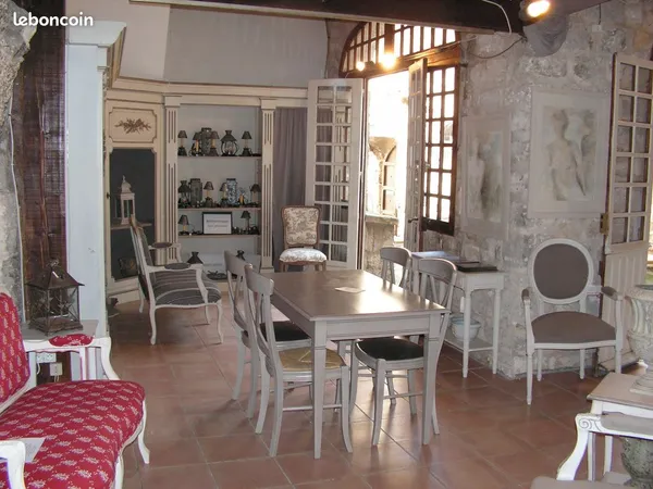 Location local commercial Les Baux de Provence