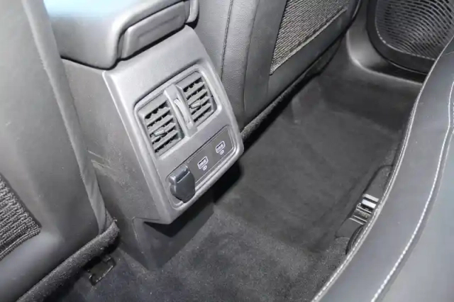 Renault Captur tce 155 edc fap — photo 36
