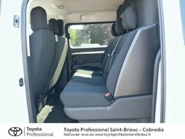 Toyota Proace medium 2.2 d-4d 150 cabine approfondie start pack confort bva my25 tarif réservée aux profess — photo 12