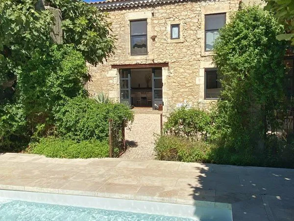 Ancien chai rénové avec piscine - 145 m² - 3 chambres