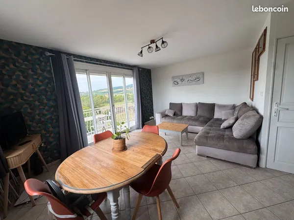 Location appartement dans maison avec terrain