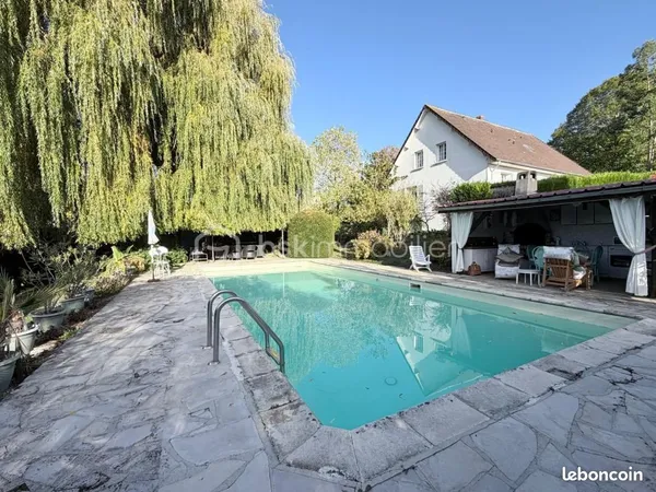 Propriété 7 pièces 265 m²
