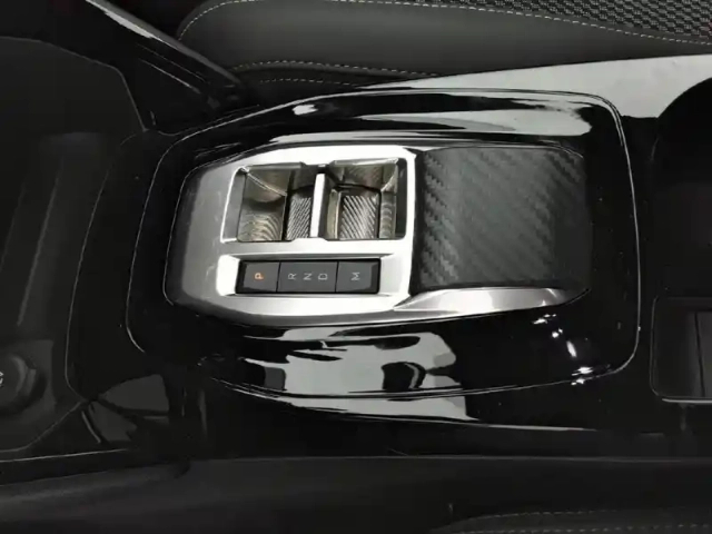 Peugeot 208 electrique 50 kwh 136ch — photo 17