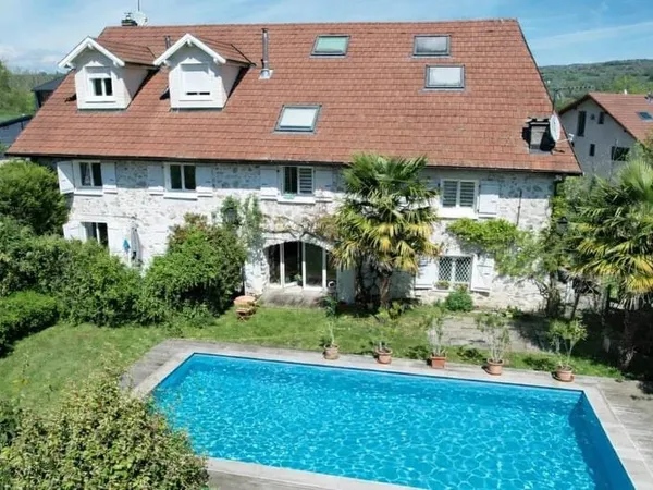 Maison 12 pièces 450 m²