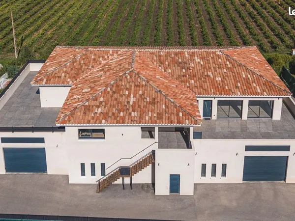 Local d'activité neuf + logement - 585 m²