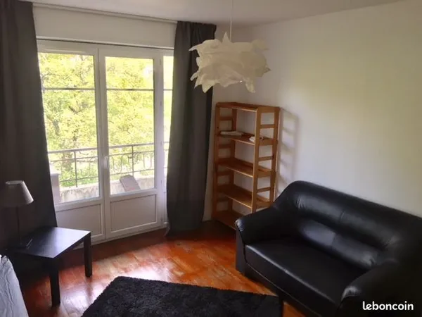 Très jolie chambre meublée à deux pas du centre du Chambéry