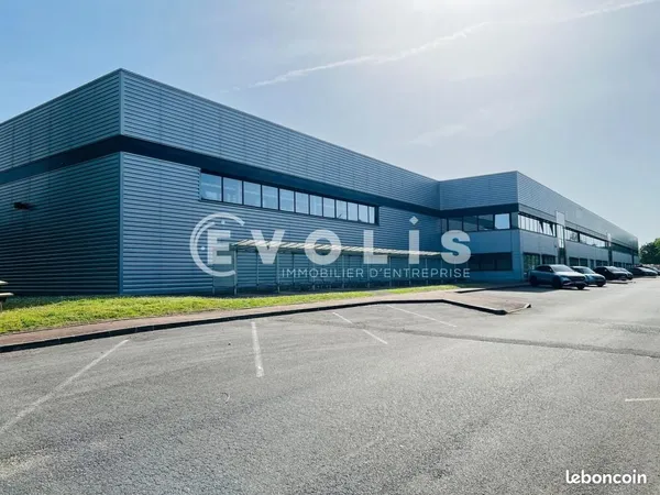 Local logistique 147 m²