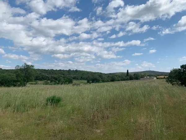 Terrain 720 m²