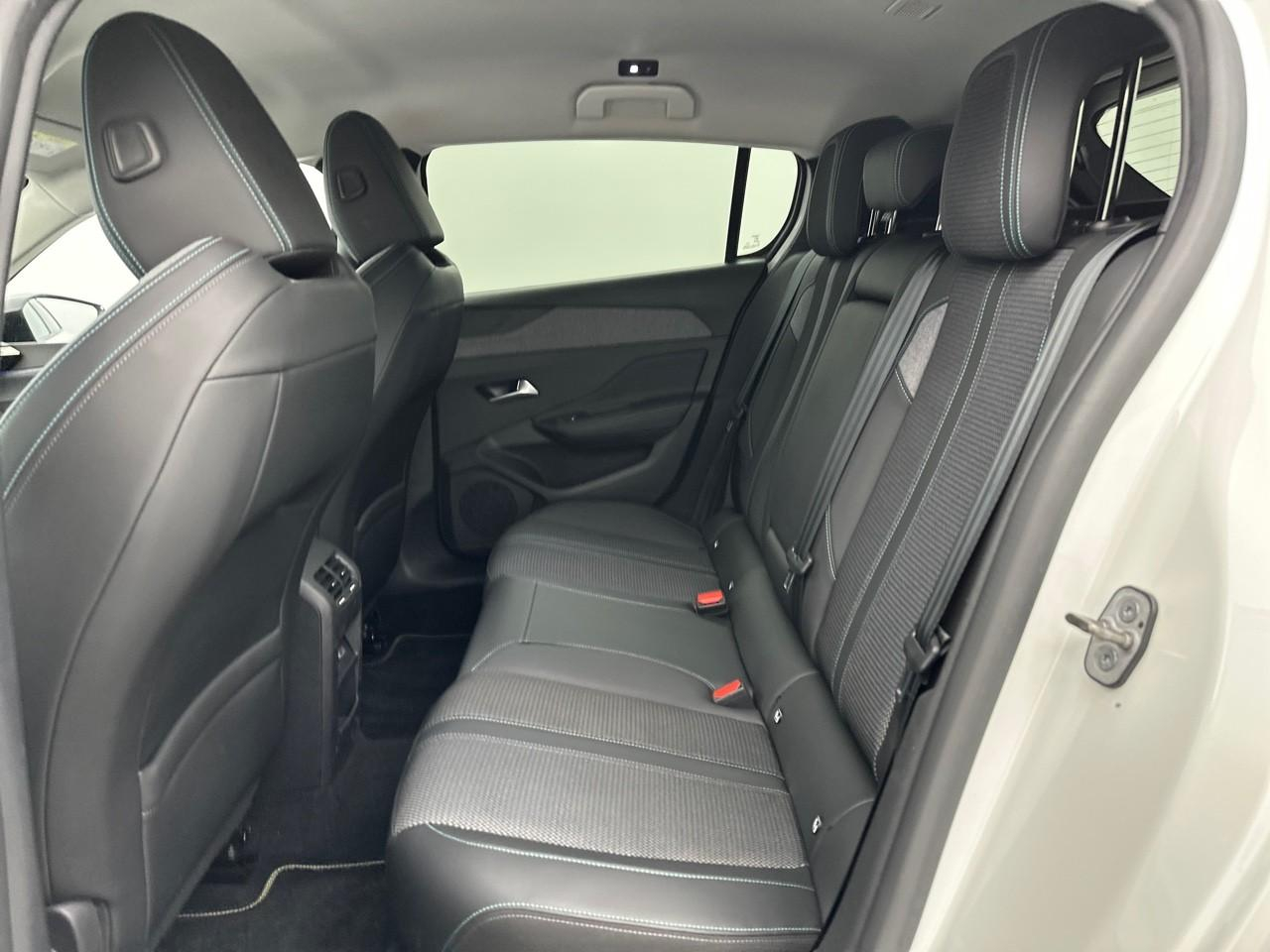 Peugeot 308 phev 180 e-eat8 allure — photo 12
