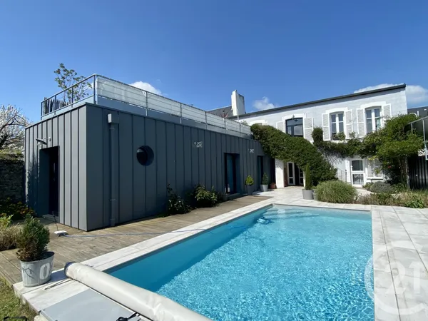 Maison 7 pièces 220 m²
