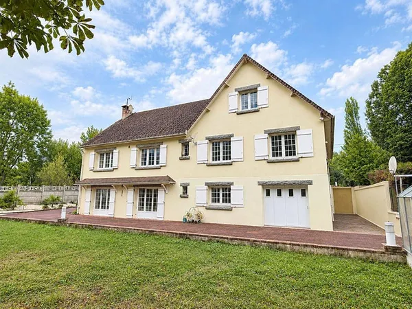 Maison 9 pièces 370 m²