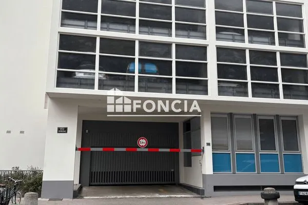 Stationnement Location Lyon   115€