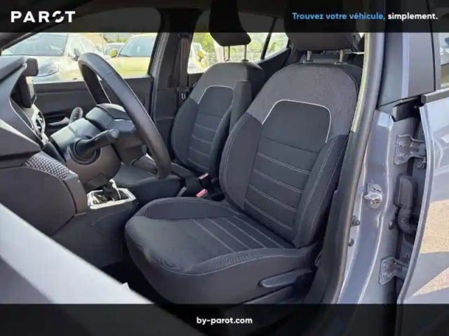 Dacia Sandero 1.0 tce 90ch journey — photo 10