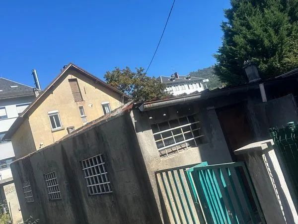 Commerce Vente Cluses 2p 110m² 95000€