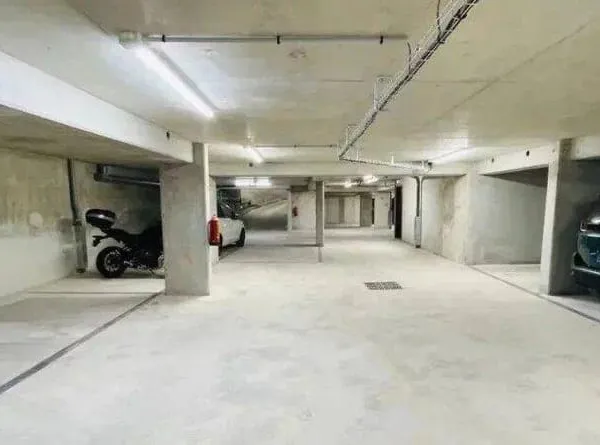 Parking 12 m²