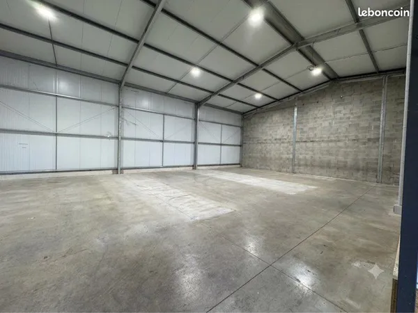 Locaux d'activités - Cellule de 350m2 - ZA Les Petits Partenais
