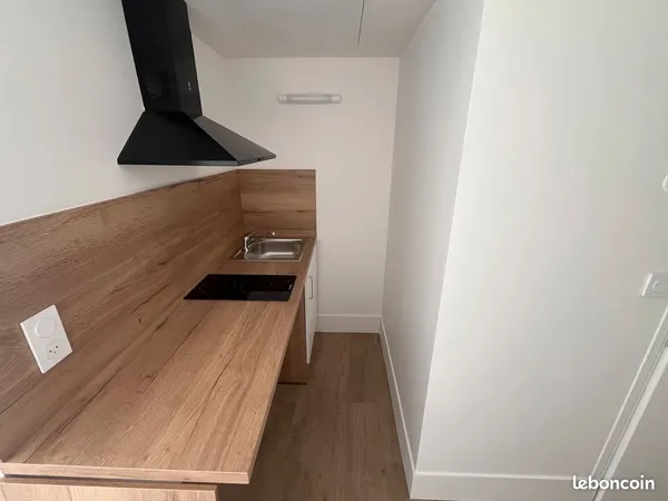 Studio renové entierement proche iut
