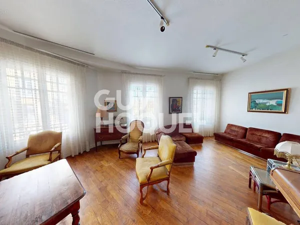 PERPIGNAN en face des Dames de France, Appartement bourgeois, 5 pièces, 140m² avec terrasse.