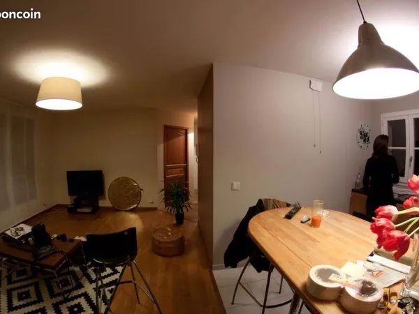 LILLE - VIEUX-LILLE | Beau T2 traversant de 48 m² avec balcon et parking privatif