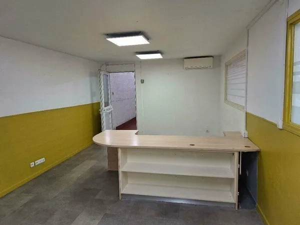 Local d'activité 332 m²