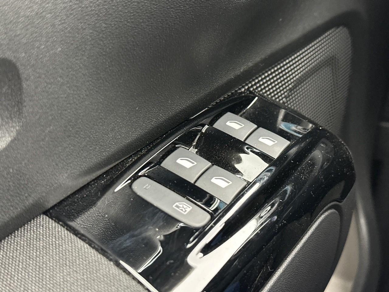 Citroën C3 puretech 110 s&s eat6 shine — photo 15