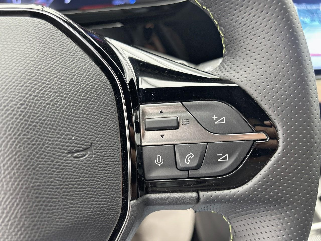 Peugeot 308 hybrid 136 e-dcs6 gt — photo 24