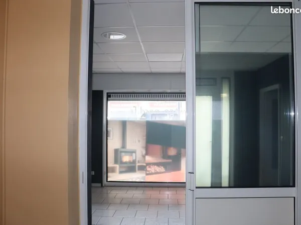 Local commercial 70 m² - Liévin - Belle visibilité - 711 /mois TTC
