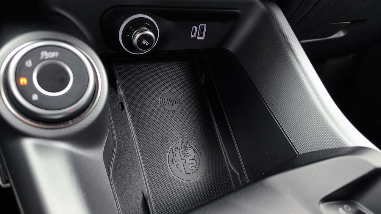 Alfa Romeo Tonale 1.5 Hybrid 130 ch TCT7 — photo 37