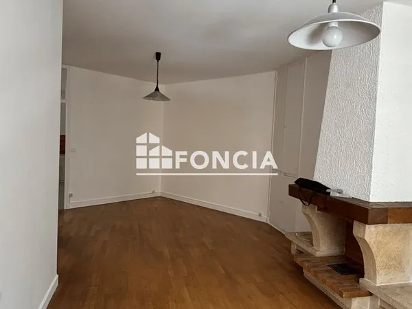 Appartement Location Vienne 4p 65m² 730€