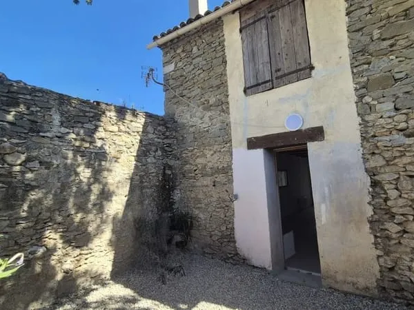 Maison de village Avec cour et terrain non attenant