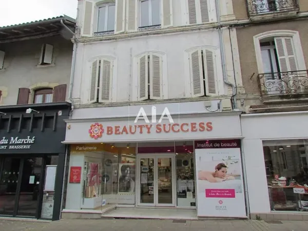 Bien immobilier de rendement Vente Ruffec 15p 291m² 180200€