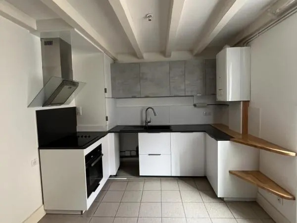 8 RUE DES FRERES THEODORE - TRES BEL F2 EN DUPLEX