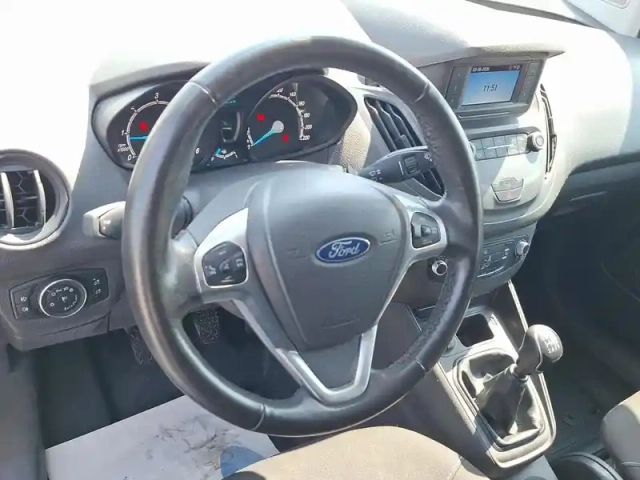 Ford Transit Courier 1.5 tdci 75ch stop&amp;start trend — photo 12