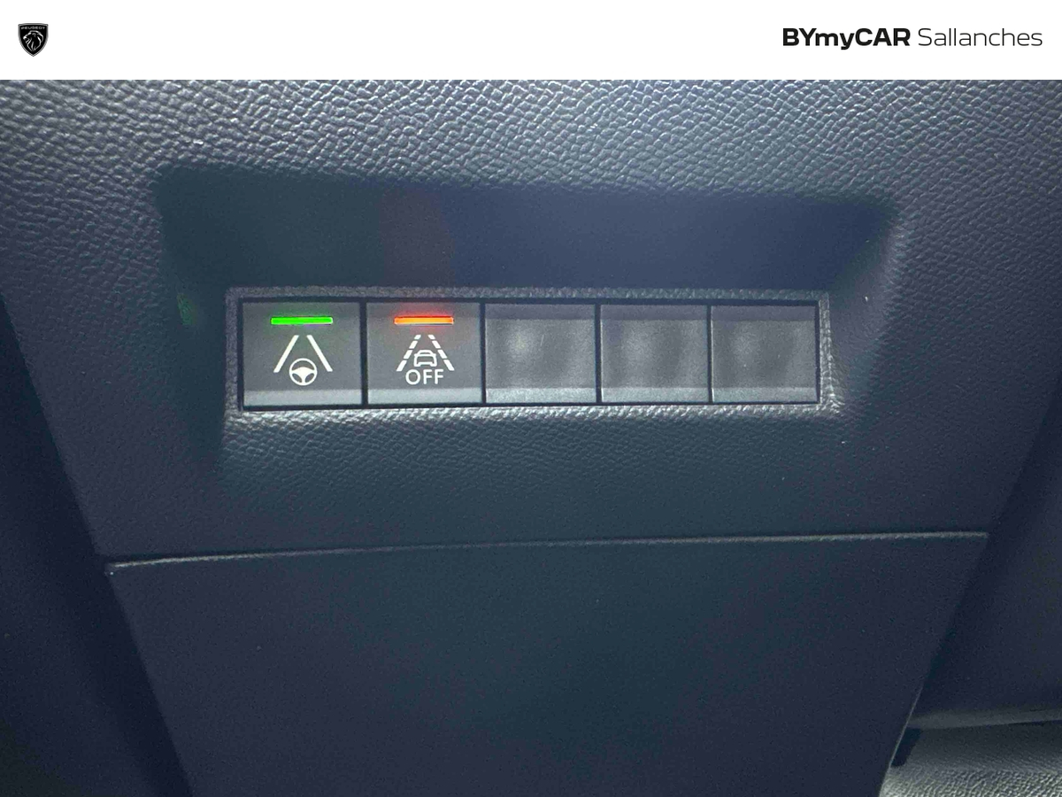 Peugeot 2008 PureTech 130 S&amp;S EAT8 — photo 29