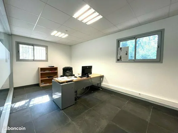 LOCAL D'ACTIVITE 216 m² VENCE