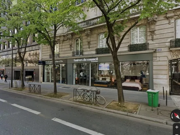 Local commercial 225 m²