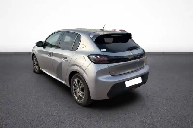 Peugeot 208 puretech 100 s&amp;s eat8 — photo 4