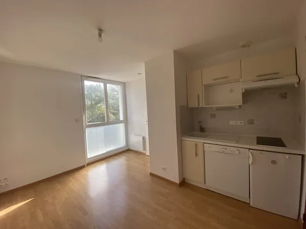 Dans résidence calme et sécurisée, appartement 2 pièces avec