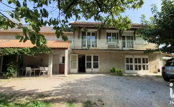 Maison 12 pièces 300 m²