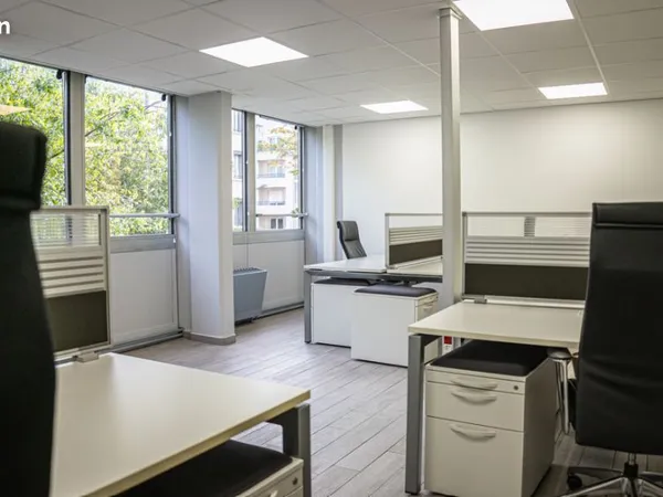 Bureaux 300 m²