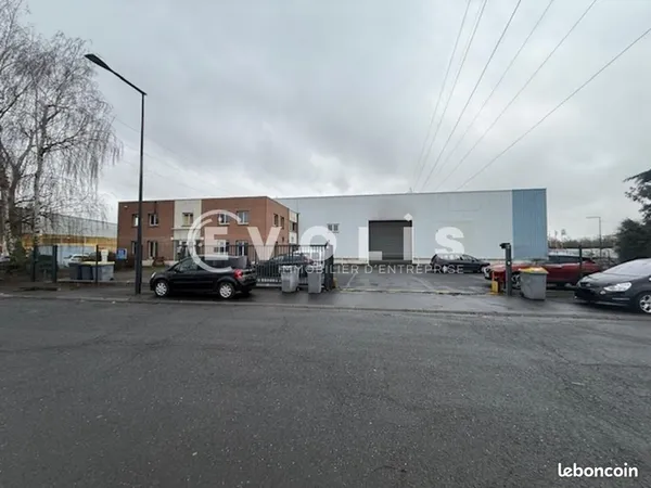 Local industriel 1 450 m²