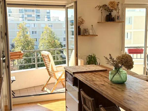 Bel appartement T3 Rénové - Lumineux avec balcon plein sud