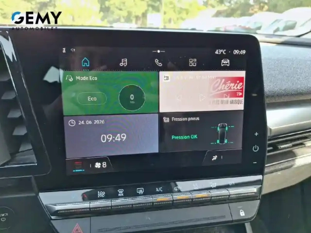 Renault Megane e-tech ev40 130ch standard charge — photo 17
