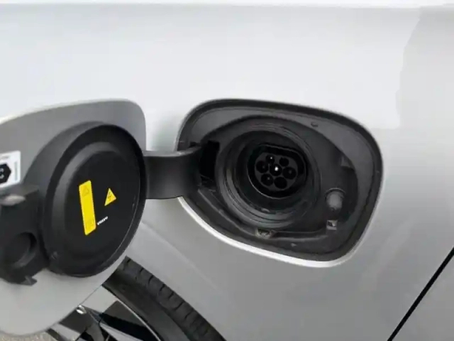 Volvo Xc60 t8 hybride rechargeable 310 + 145ch ultra style chrome geartronic 8 awd — photo 13