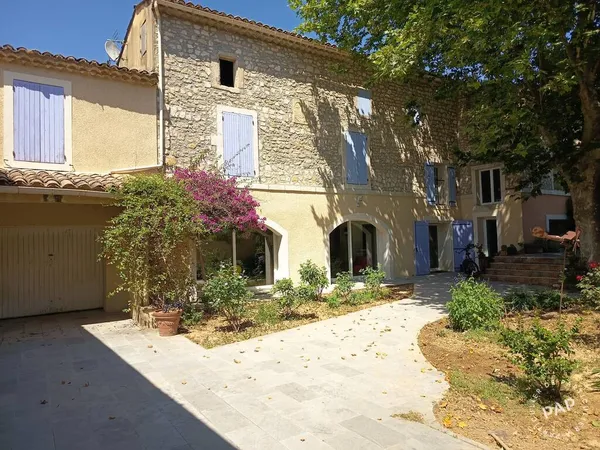 Maison 6 pièces 225 m²