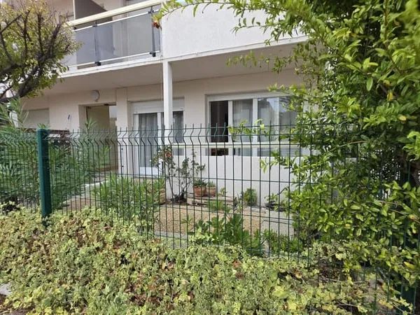 Narbonne, Appartement T2 en rez de jardin proche centre ville et mer.