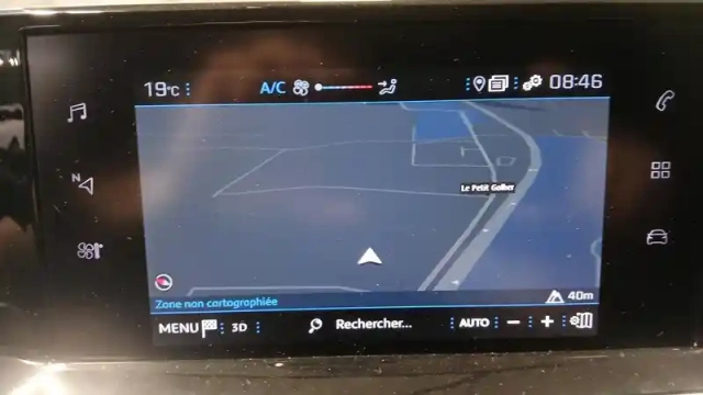 Peugeot 208 puretech 100 s&amp;s eat8 — photo 6